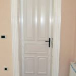 bijela masivna sobna vrata