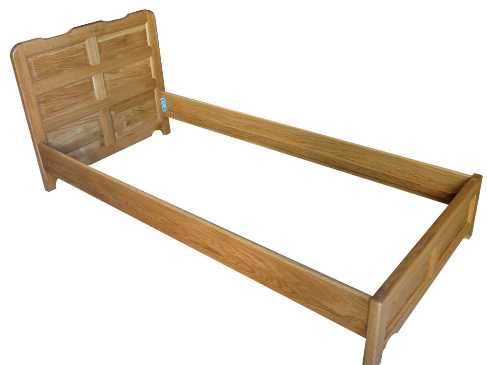 masivni hrastov krevet