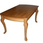 masivni hrastov stol