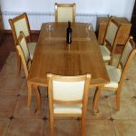 Blagavaonski rasklopni stol hrast masiv sa stolicama