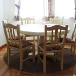 Masivni ovalni stol hrast