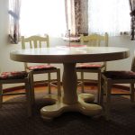 Masivni ovalni stol hrast vanilija