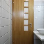 toaletna vrata furnirana hrast